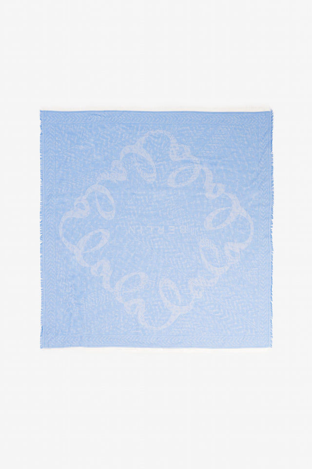 Scarf Arian soft azure - Dieser superleichte Schal aus sommerlicher Baumwolle hat ein zartes Heritage-Muster,...
