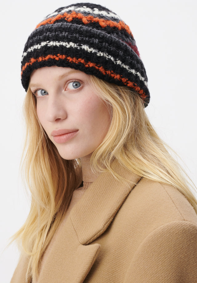 Beanie Adda stripy fudge - The vibrant stripes, blended yarns, and soft colors of Beanie...
