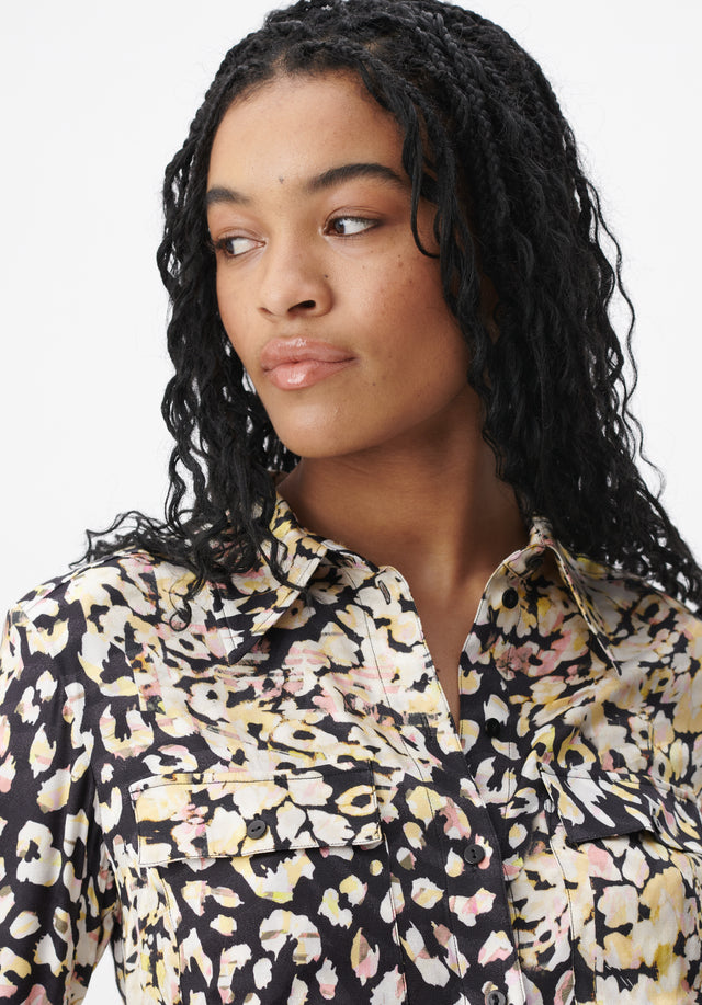 Blouse Bemar floral leo - A classic shirt blouse silhouette is given a new look... - 4/5