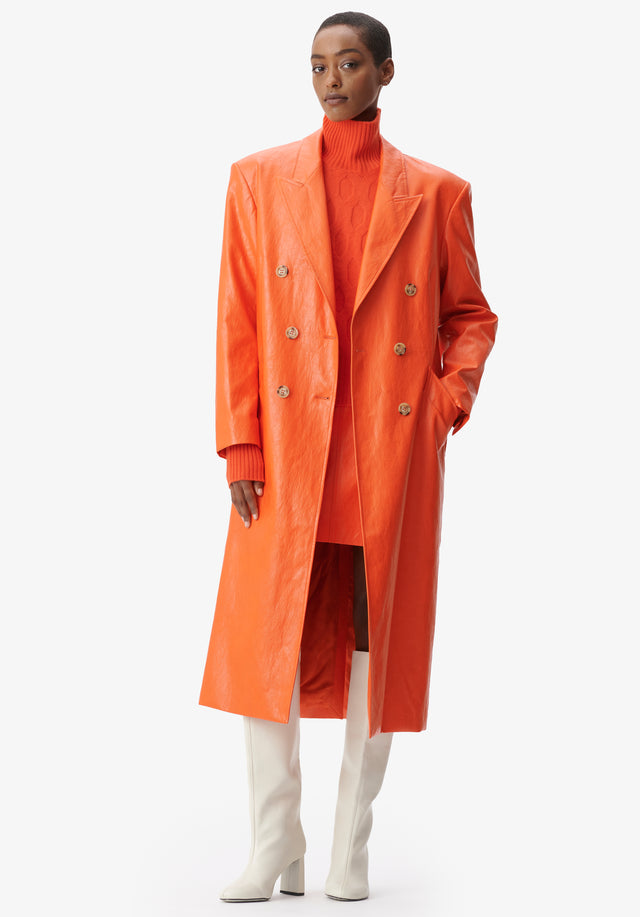 Coat Odith paprika - The showstopper! Featuring a monochromatic orange leather coat made from... - 1/6