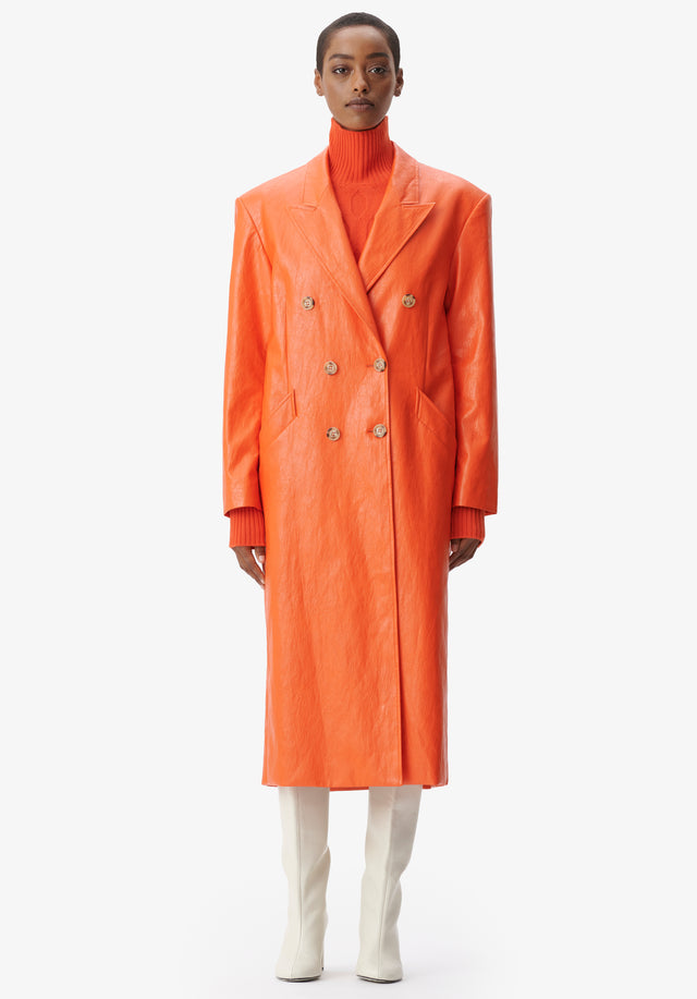 Coat Odith paprika - The showstopper! Featuring a monochromatic orange leather coat made from... - 5/6