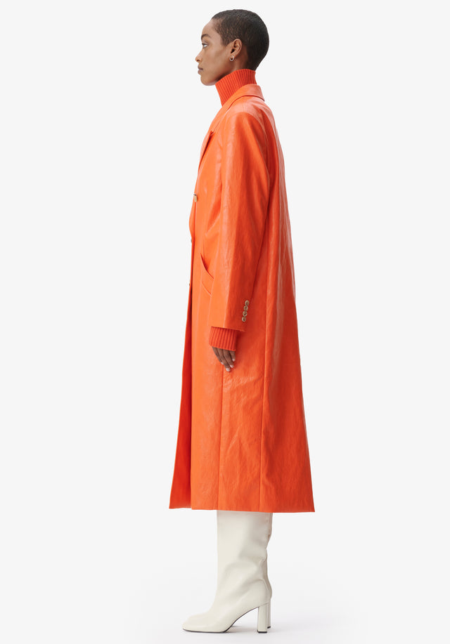 Coat Odith paprika - The showstopper! Featuring a monochromatic orange leather coat made from... - 2/6