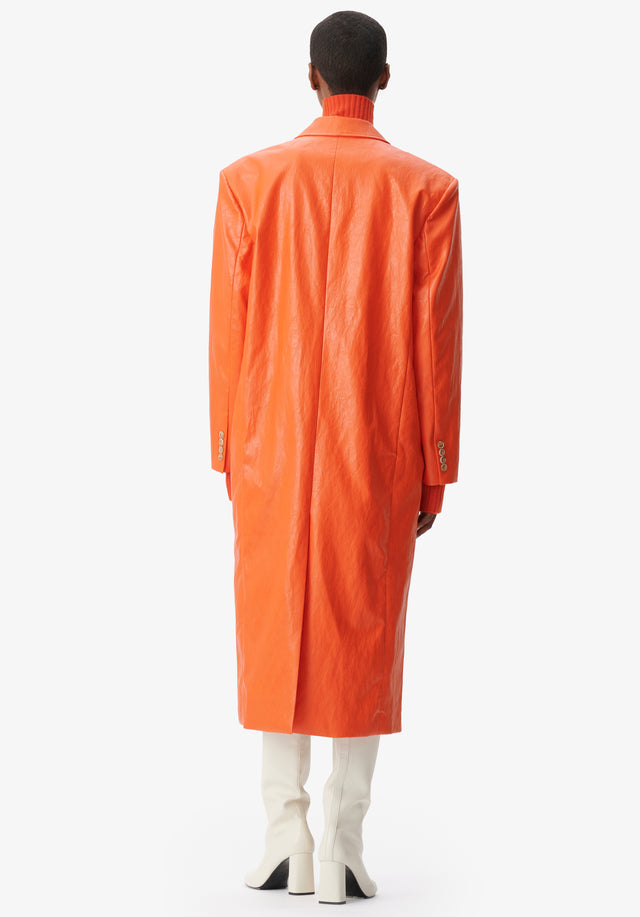 Coat Odith paprika - The showstopper! Featuring a monochromatic orange leather coat made from... - 3/6