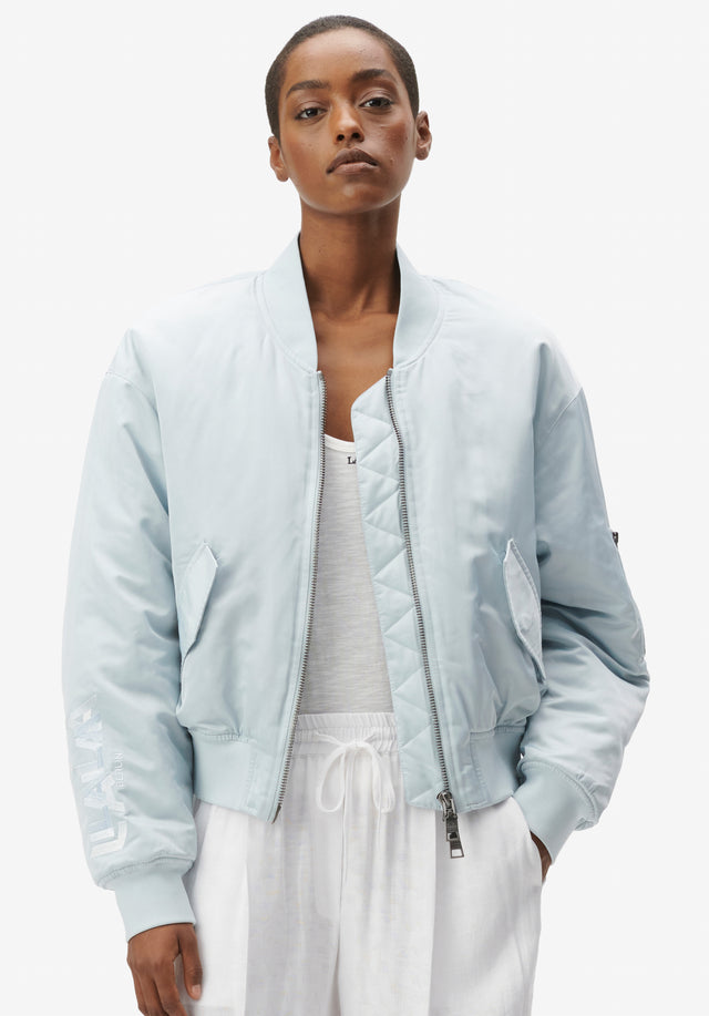 Jacket Jo sky - It's a perfect pastel. An outstanding piece for Spring/Summer 23,...
