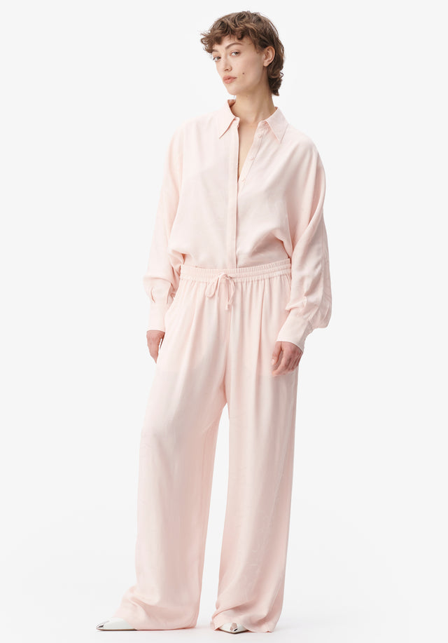 Pants Perla lalagram peach blush - Die klassische lala Pyjamahose ist in einem schönen Pfirsich-Blush-Ton zurück....
