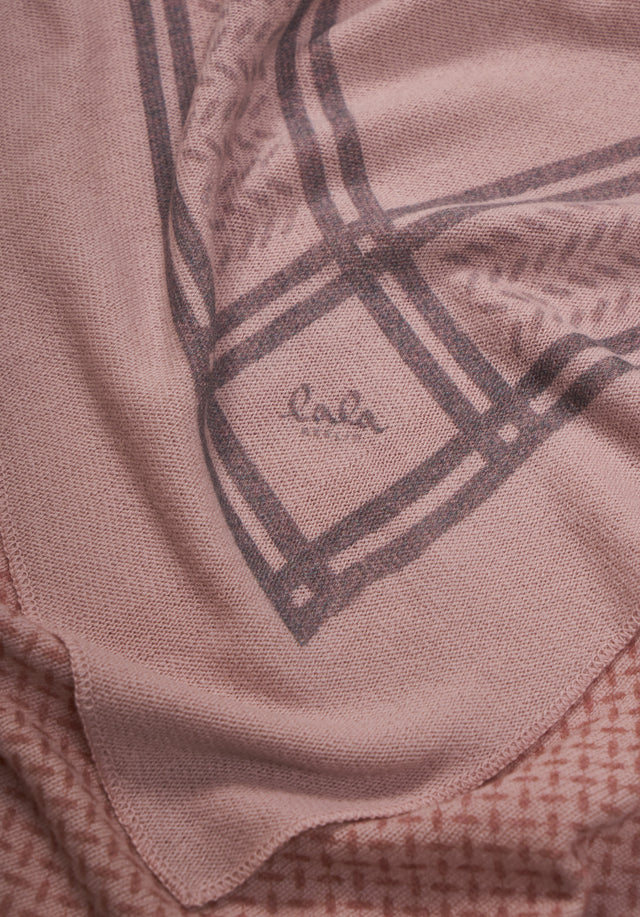 Triangle Heritage Double rose flip - For Spring/Summer 23, the luxuriously soft, triangle-shaped cashmere scarf features... - 7/7