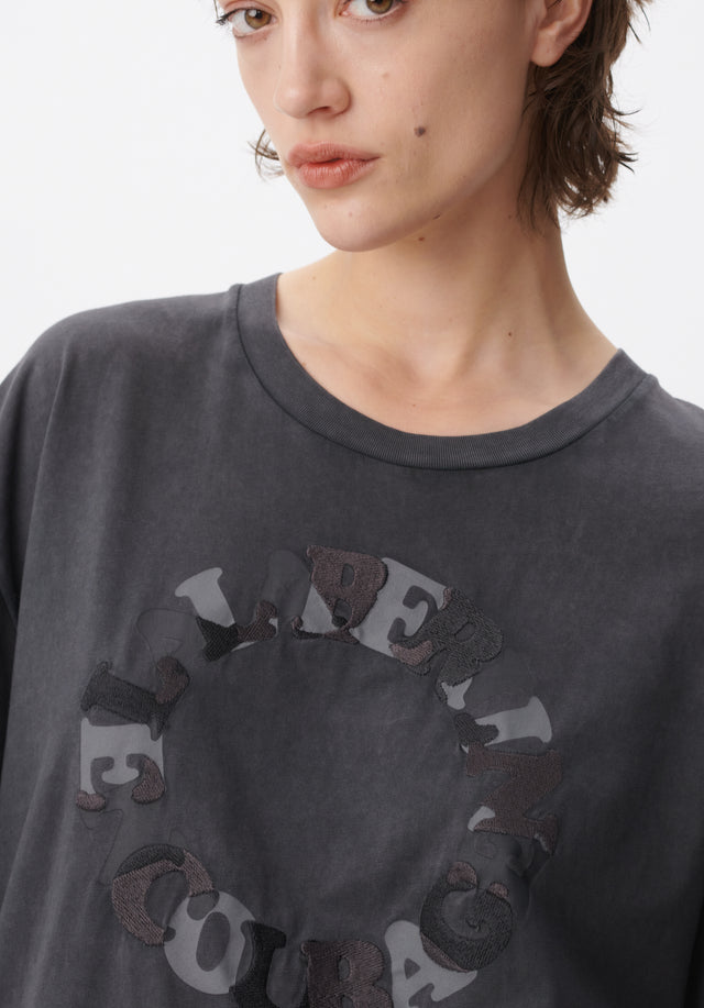 T-shirt Celia encourage antracite - This version of Celia is oil washed in anthracite and... - 4/5