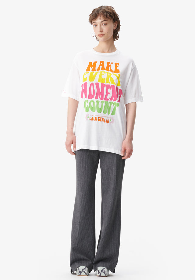 T-shirt Collin every moment multicolor - Eine verspielte Message und ein neuer Shape. Collin hat einen... - 1/5
