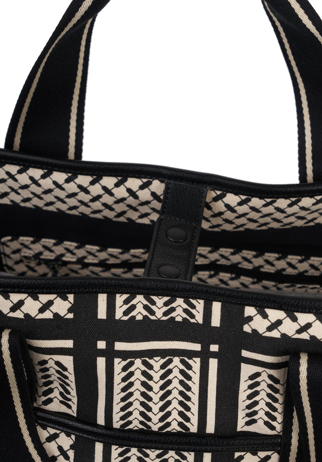 East West Tote Marin heritage stripe black - As classic as they come, but with a modern twist.... - 5/5