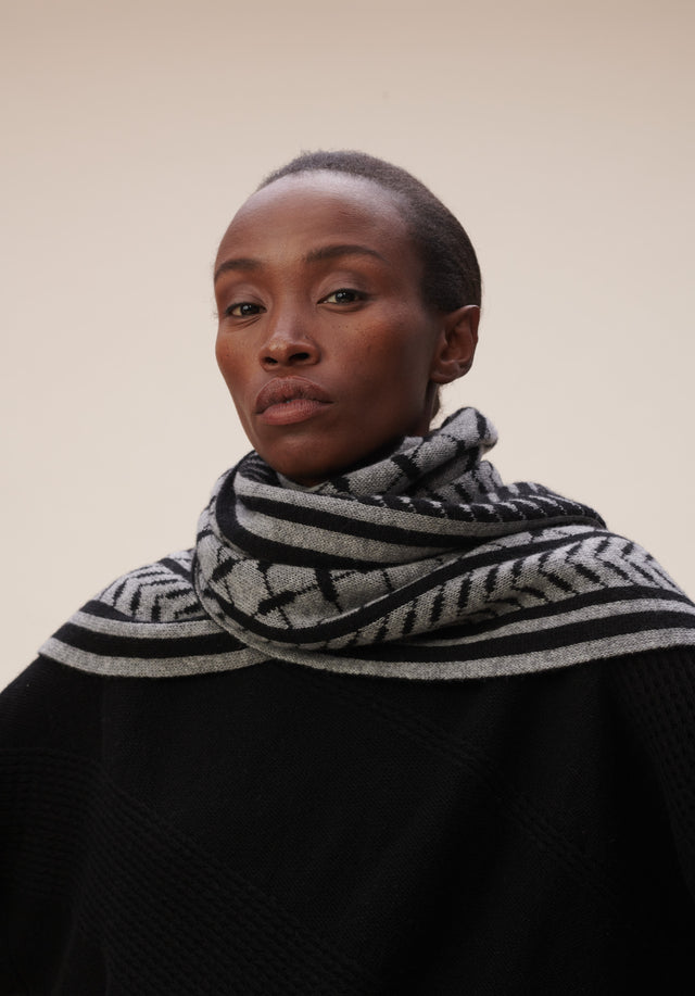 Scarf Chuck Nero City - A soft cashmere scarf with an elaborate jaquard knitting technique... - 2/6
