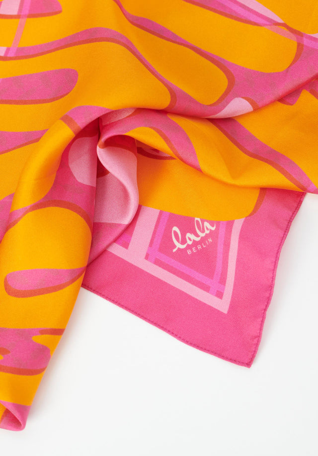Cube Ahrina treasure dragonfruit - Featuring seasonal colors and playful prints, this rectangular scarf is... - 4/4