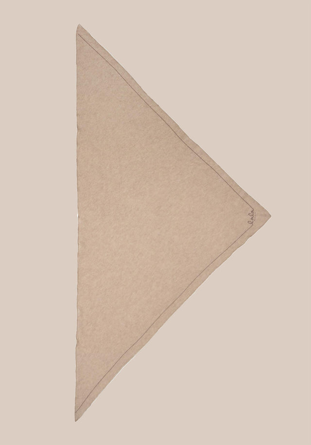 Triangle Solid Logo M Dune beige - A new take on our luxuriosly soft, triangle shaped cashmere... - 5/5