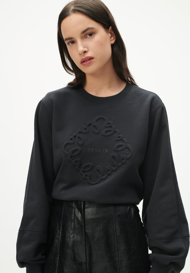 Sweatshirt Ipali black - Designed for comfort. Featuring a debossed, monochrome logo on the... - 5/7