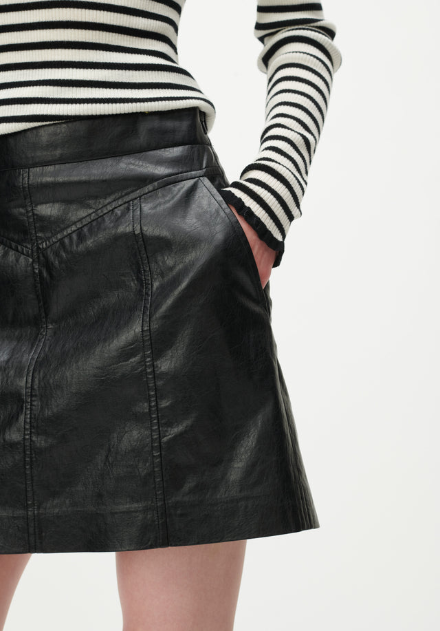 Skirt Skyla black - Glam rock with an edge. Skirt Skyla is a sleek... - 4/7